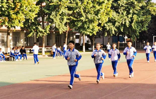 美国产子后，孩子回国接受教育的三大优势(图1)